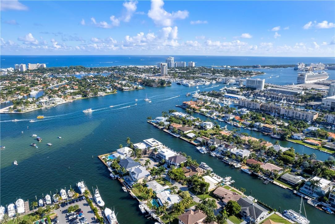 LAUDERDALE HARBORS SEC A - Residential