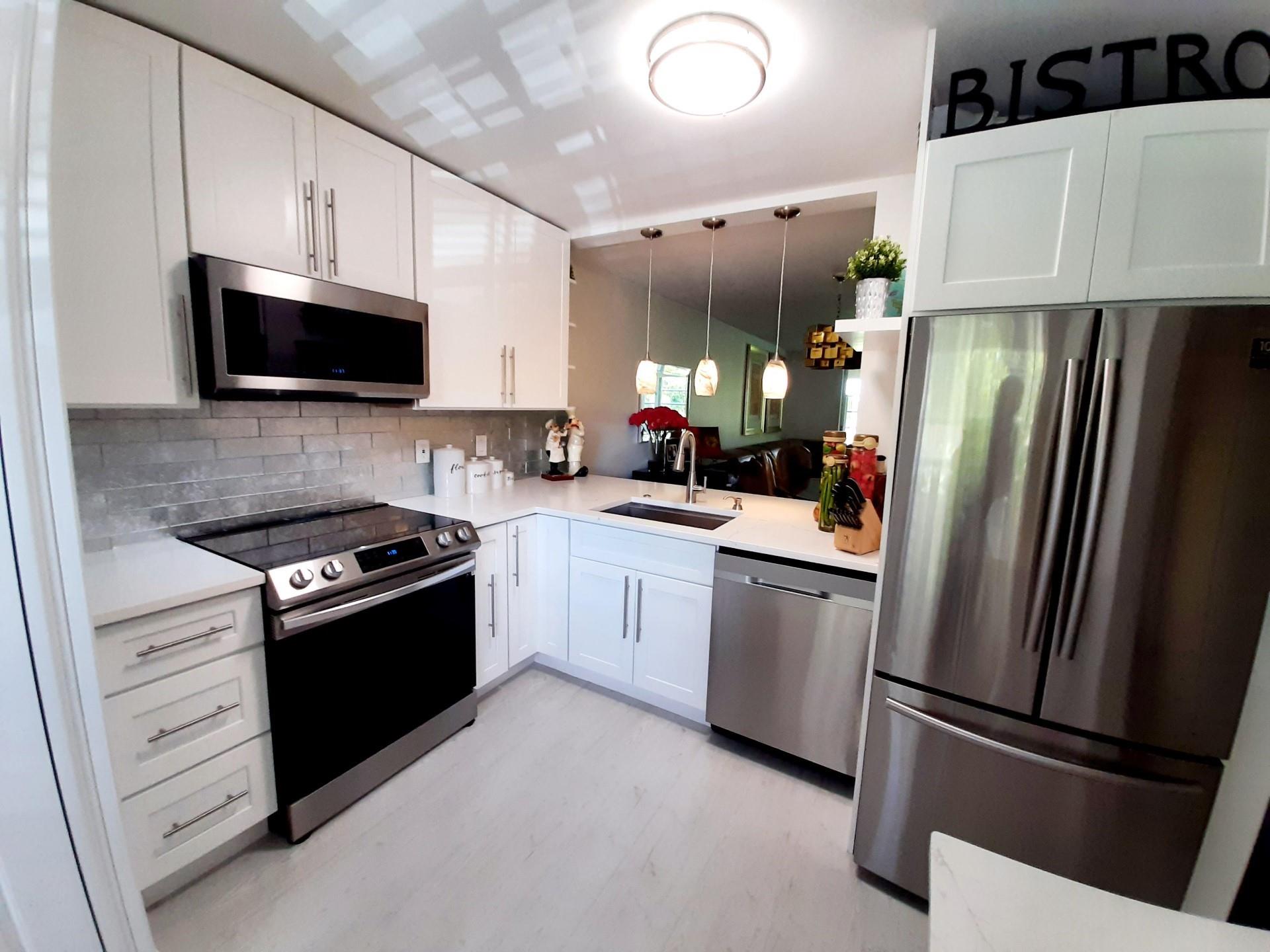 Palm Lakes Condo - Residential