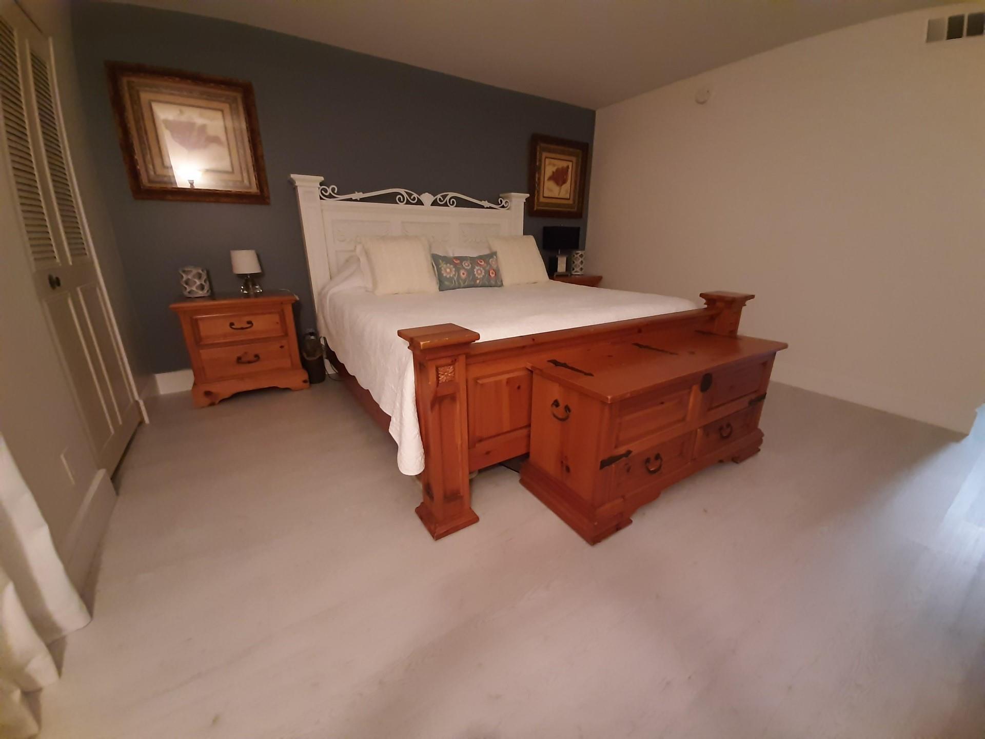 Palm Lakes Condo - Residential