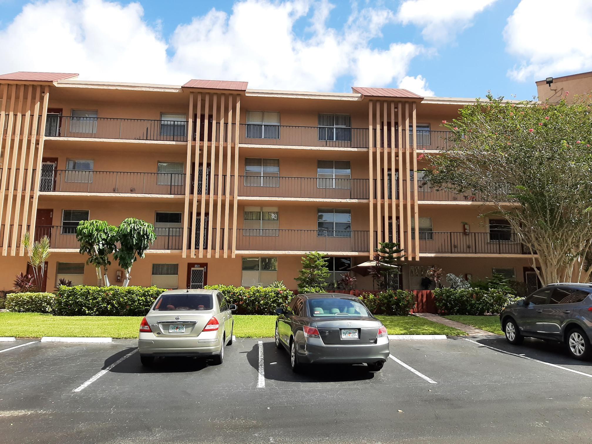 Palm Lakes Condo - Residential