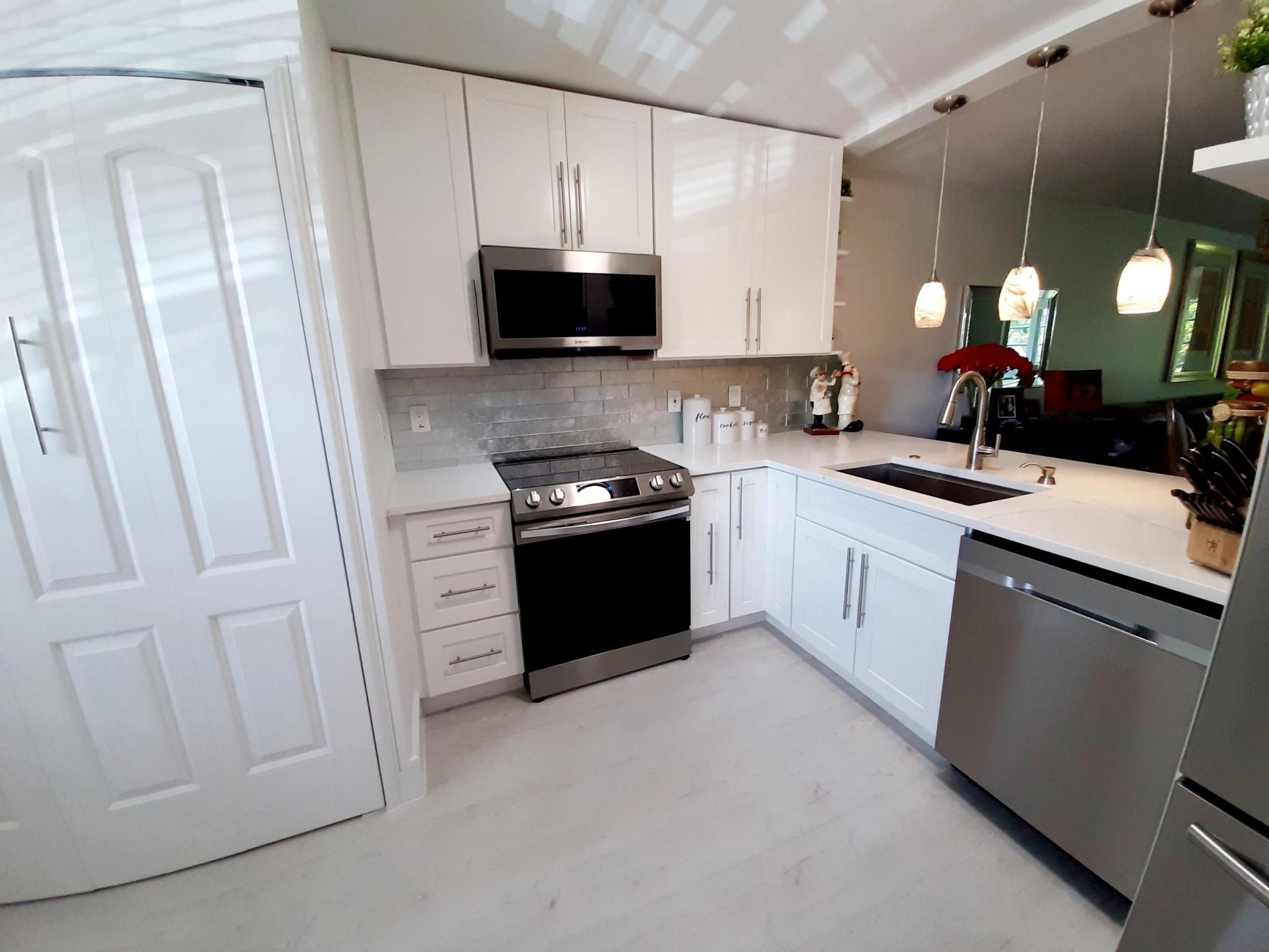 Palm Lakes Condo - Residential