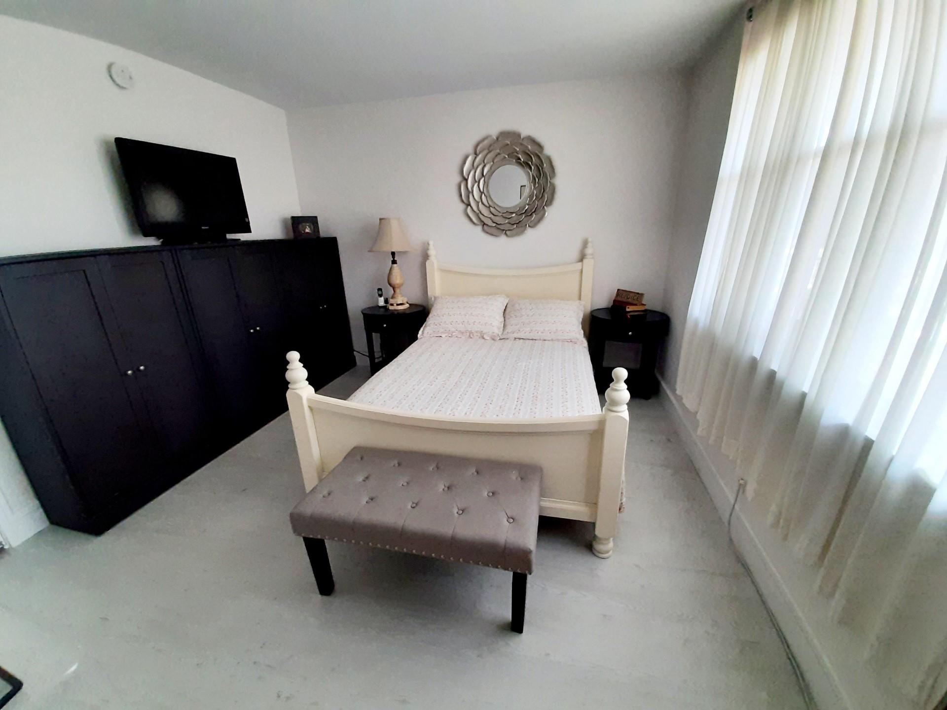 Palm Lakes Condo - Residential