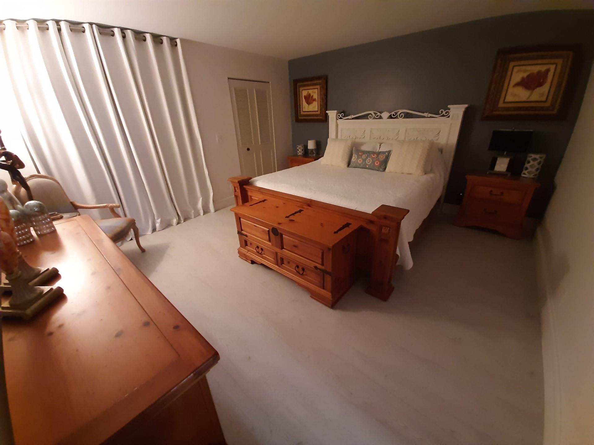 Palm Lakes Condo - Residential