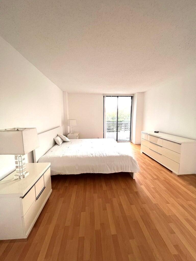 PARC CENTRAL AVENTURA SOU - Residential Lease