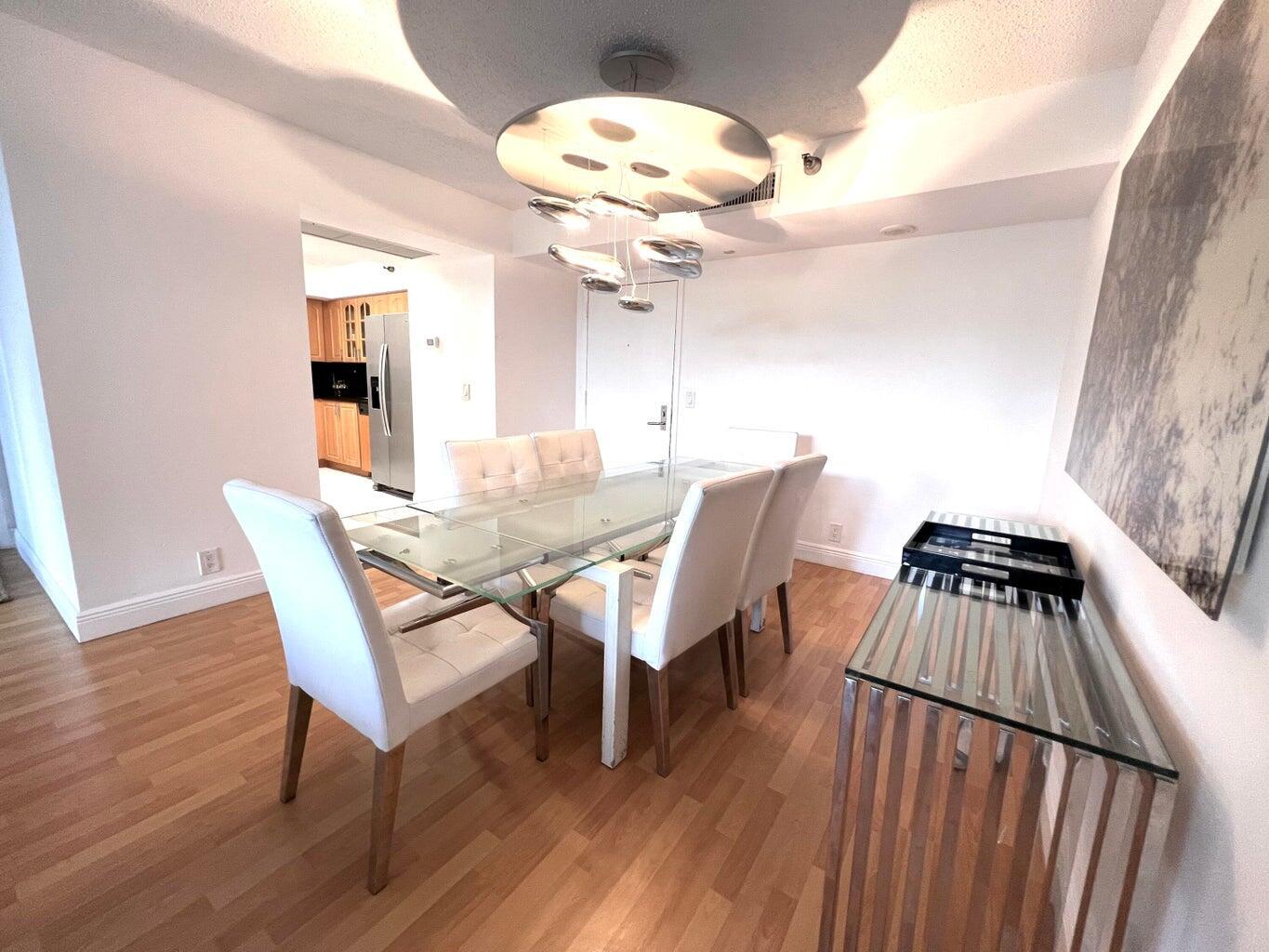 PARC CENTRAL AVENTURA SOU - Residential Lease