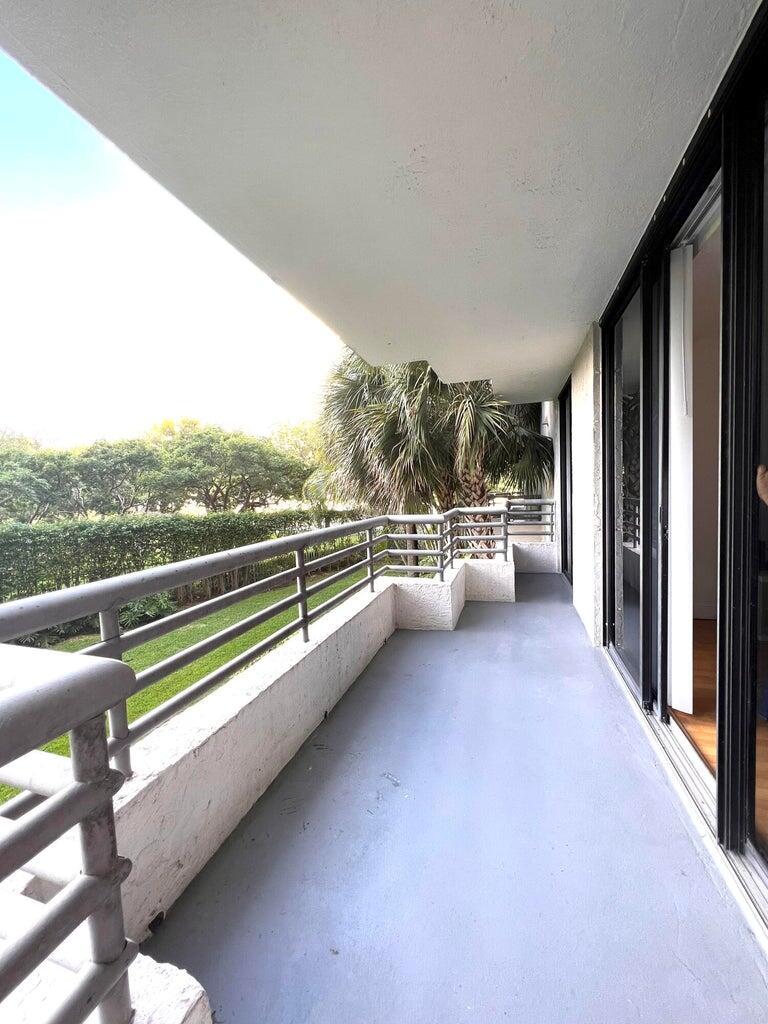 PARC CENTRAL AVENTURA SOU - Residential Lease