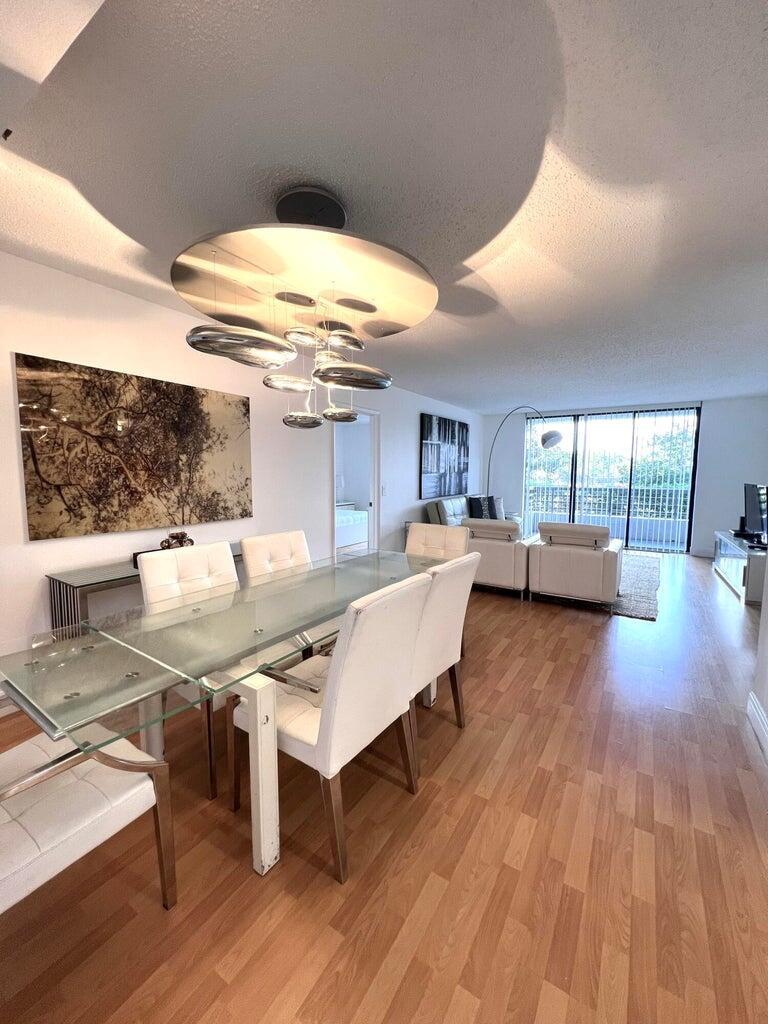 PARC CENTRAL AVENTURA SOU - Residential Lease