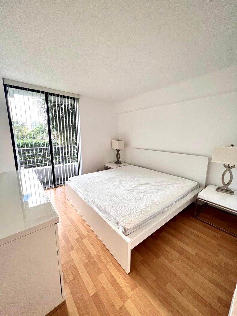 PARC CENTRAL AVENTURA SOU - Residential Lease