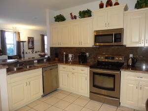 MAJESTIC ISLES - Residential