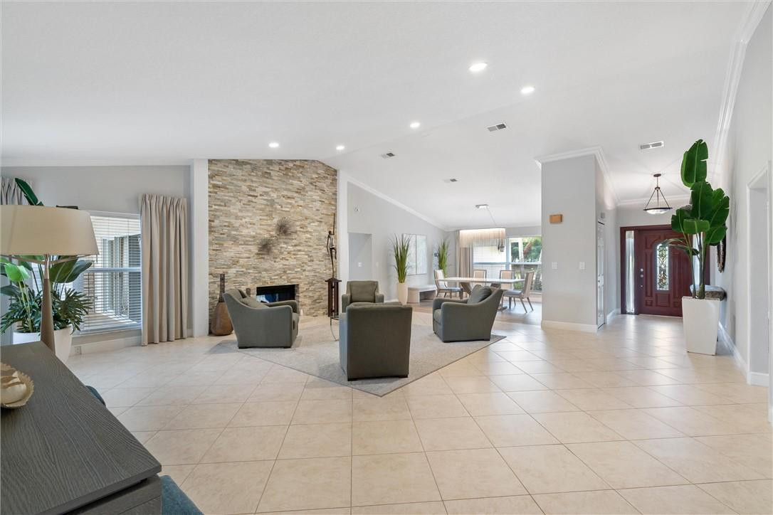 The Pines Of Deer Creek 9 - Residential Lease