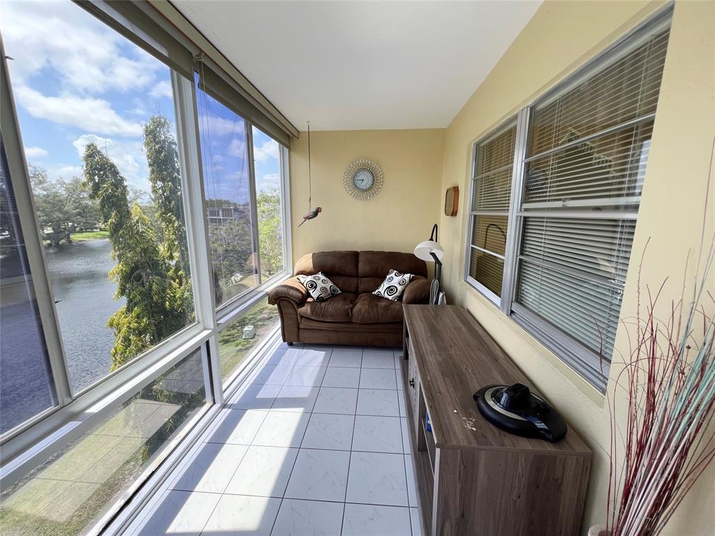 CAMBRIDGE G CONDO - Residential