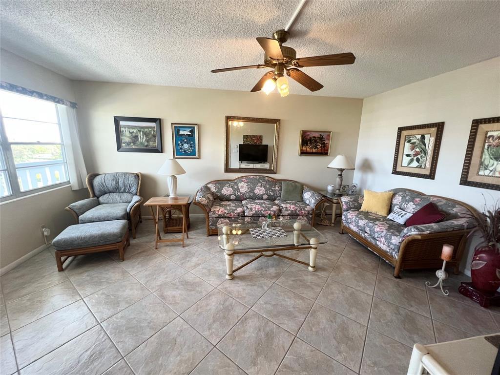 CAMBRIDGE G CONDO - Residential