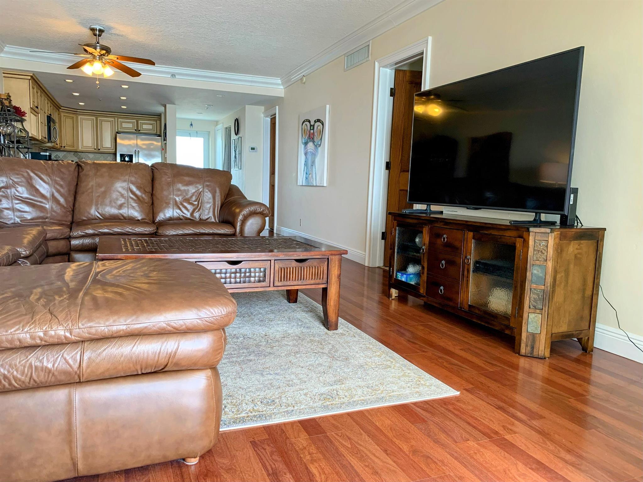 PENTHOUSE TOWERS CONDO - Residential Lease