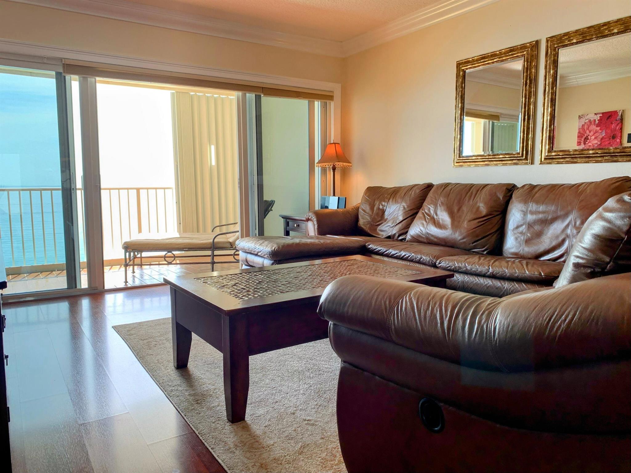 PENTHOUSE TOWERS CONDO - Residential Lease