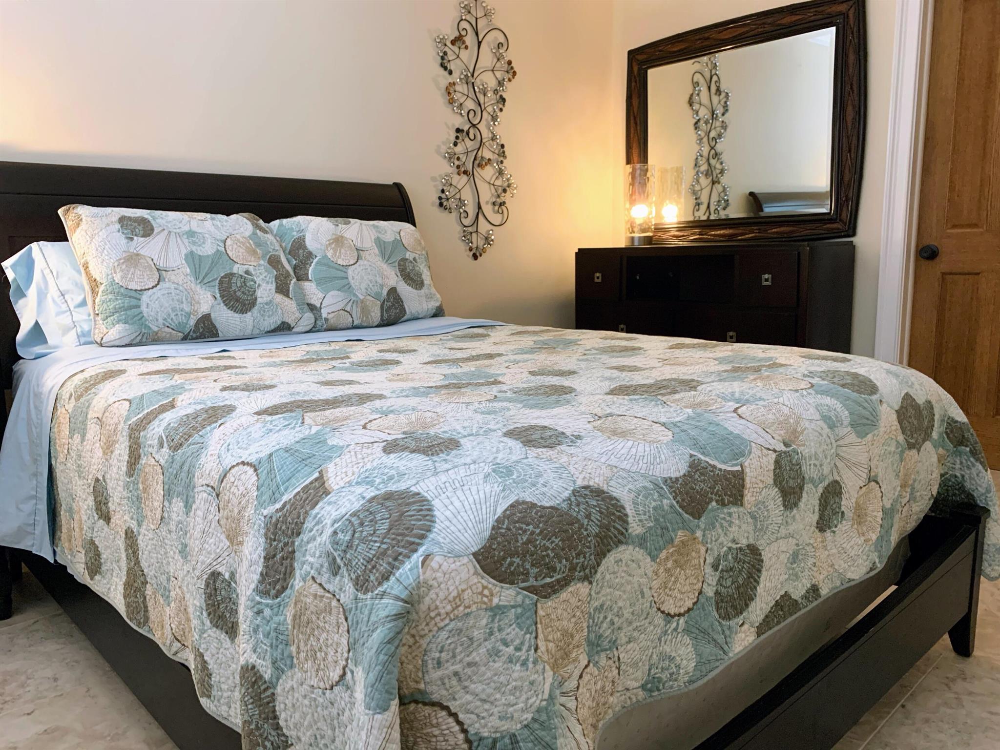 PENTHOUSE TOWERS CONDO - Residential Lease