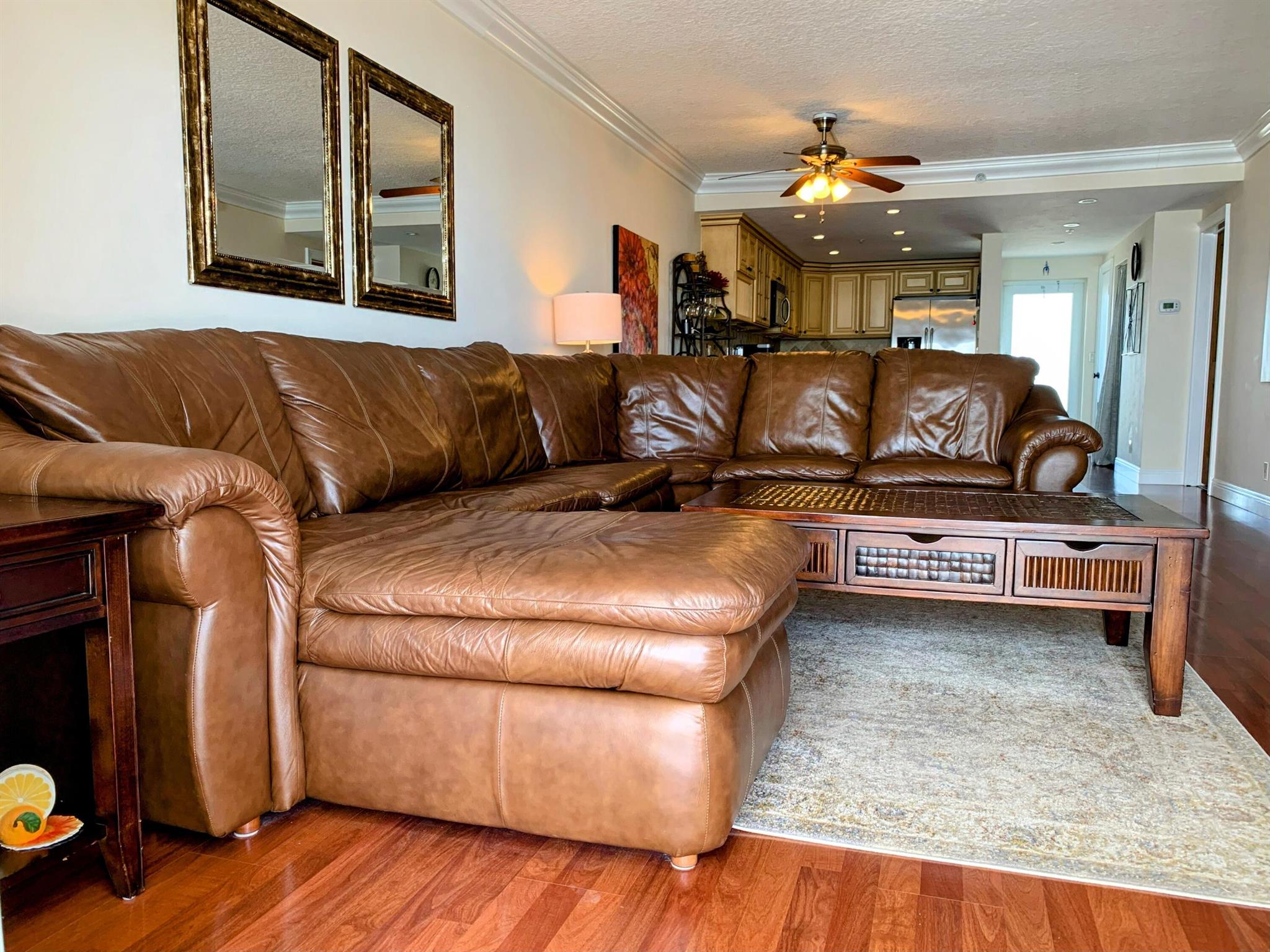 PENTHOUSE TOWERS CONDO - Residential Lease