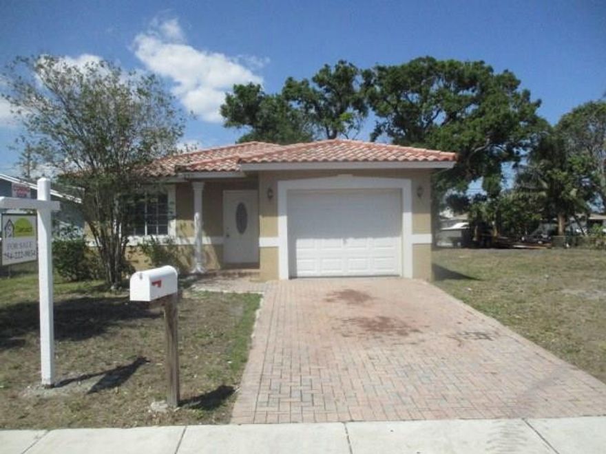 Don't miss this move in ready --only 10 years NEW --lot goes thru to street in rear - Spacious open floor plan for this single family home. Newer kitchen and baths- kitchen with NEW S/S appliances. Master bedroom has private bath. Make this home your own with your own personal finishing touches. No HOA  - ok to lease