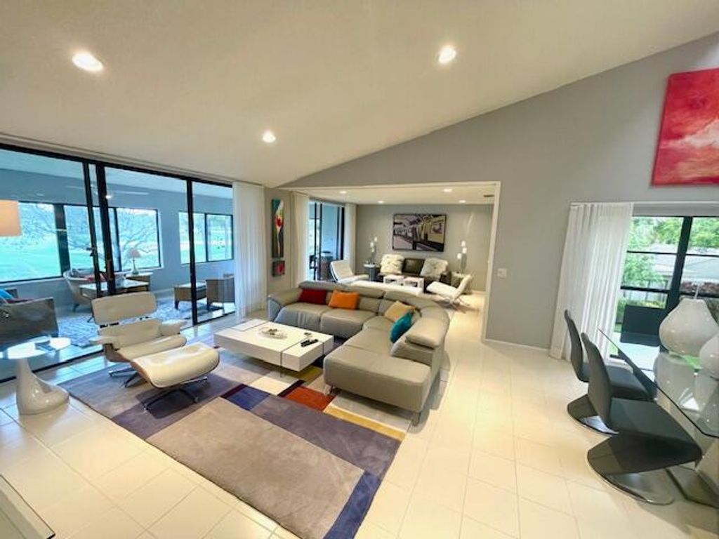 Photo of 5 Eastgate Drive #D, Boynton Beach, FL 33436 (MLS # R11022325)