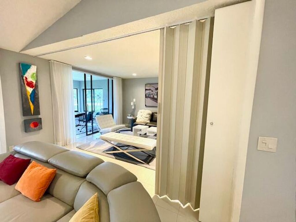 Photo of 5 Eastgate Drive #D, Boynton Beach, FL 33436 (MLS # R11022325)