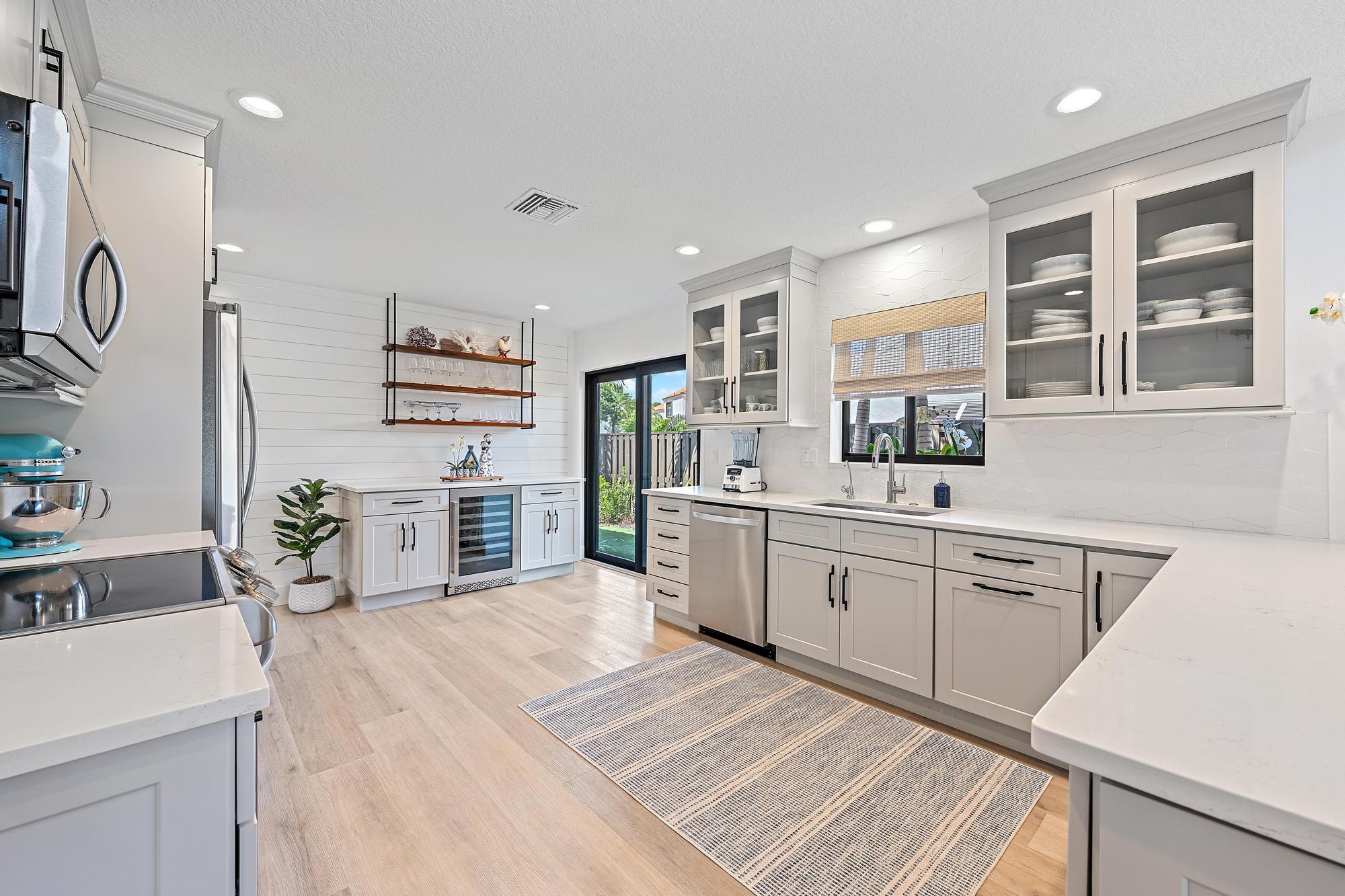 2583 La Cristal Circle