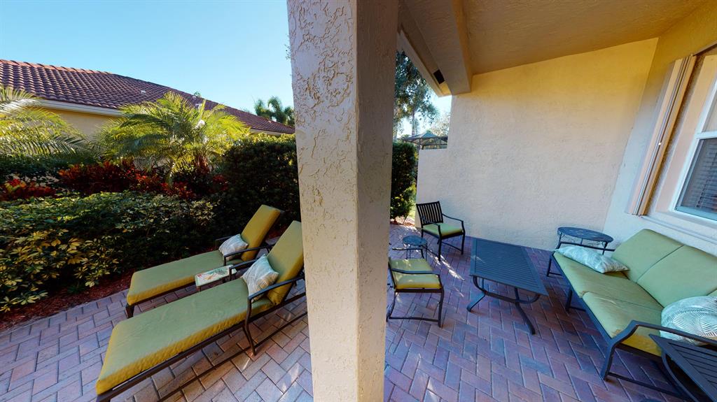 VALENCIA POINTE 1 - Residential