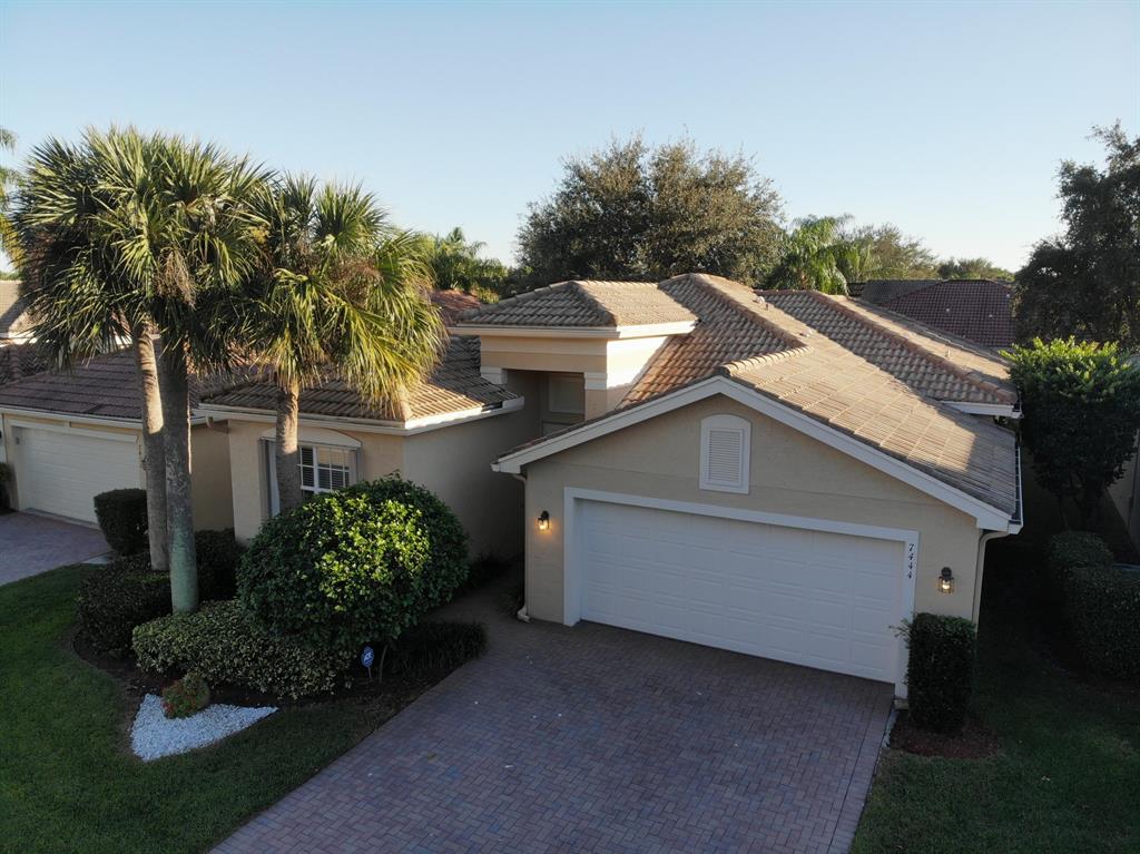 VALENCIA POINTE 1 - Residential