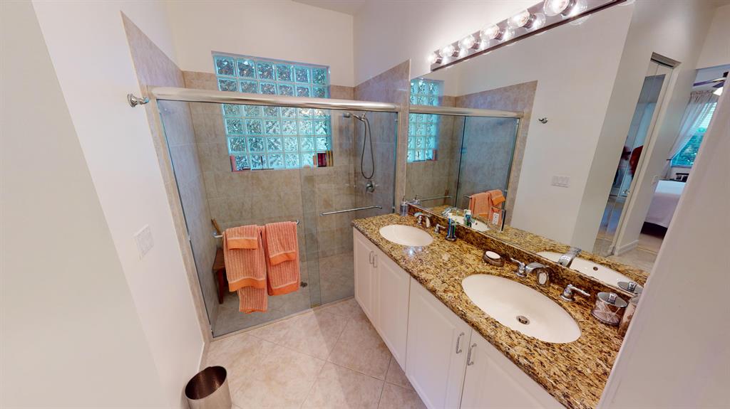 VALENCIA POINTE 1 - Residential