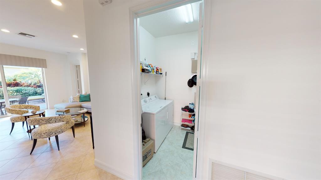 VALENCIA POINTE 1 - Residential