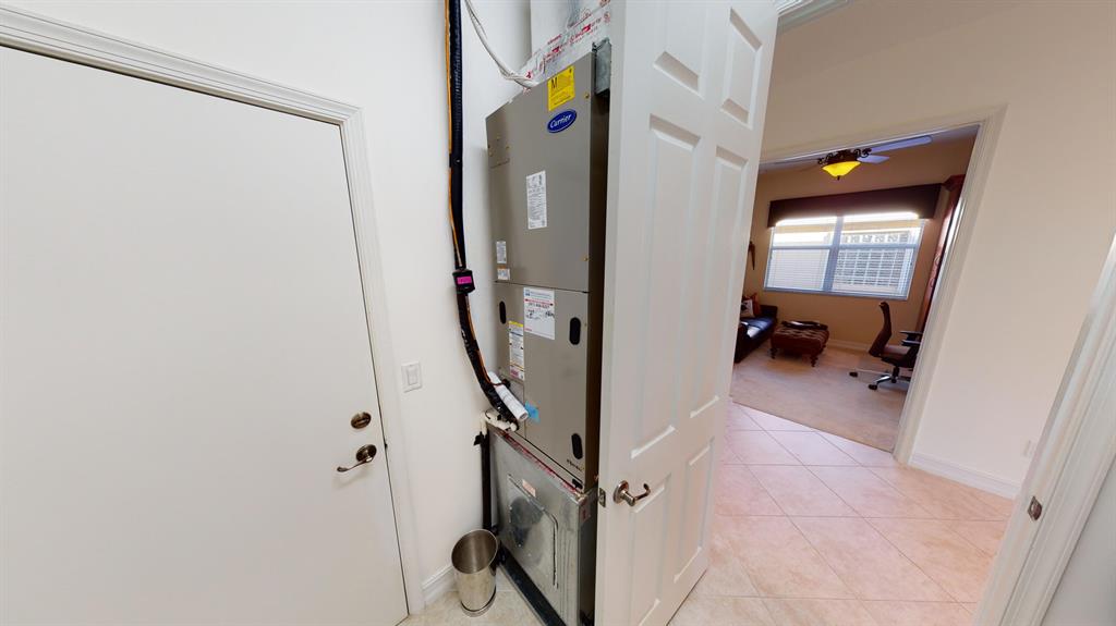 VALENCIA POINTE 1 - Residential