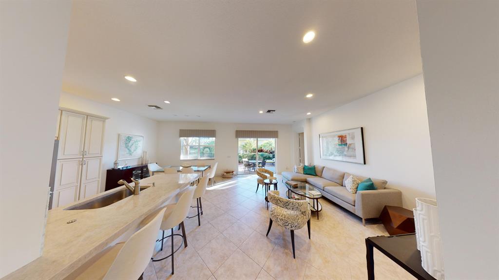 VALENCIA POINTE 1 - Residential