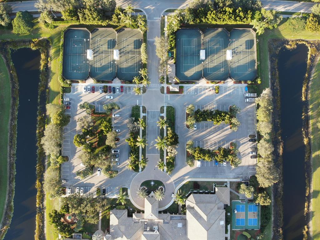 VALENCIA POINTE 1 - Residential