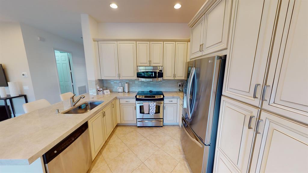 VALENCIA POINTE 1 - Residential