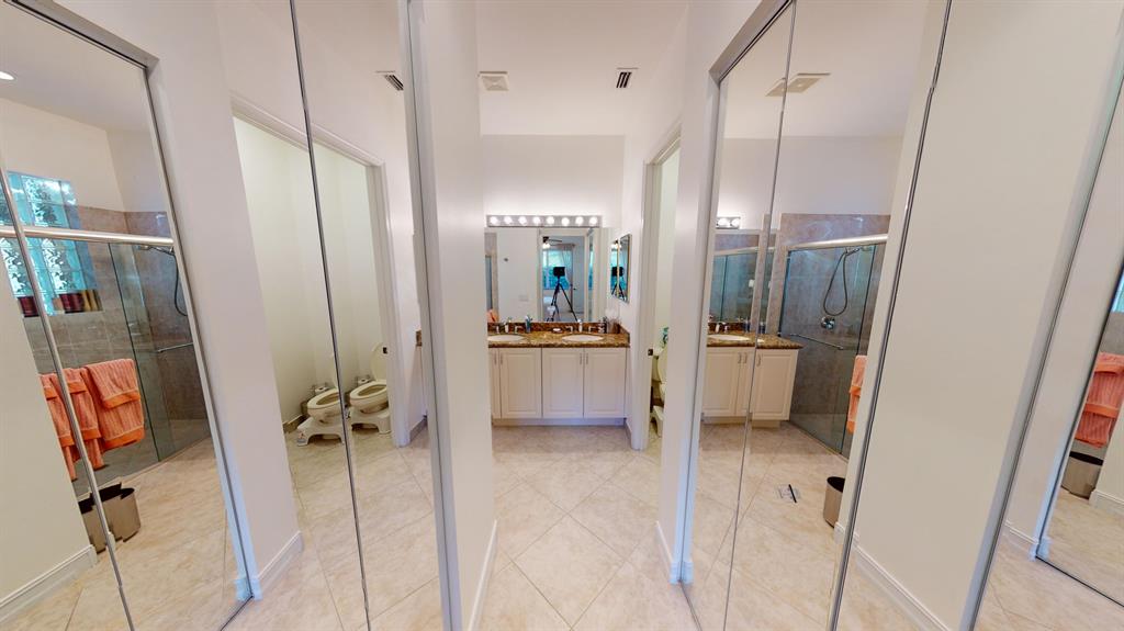 VALENCIA POINTE 1 - Residential