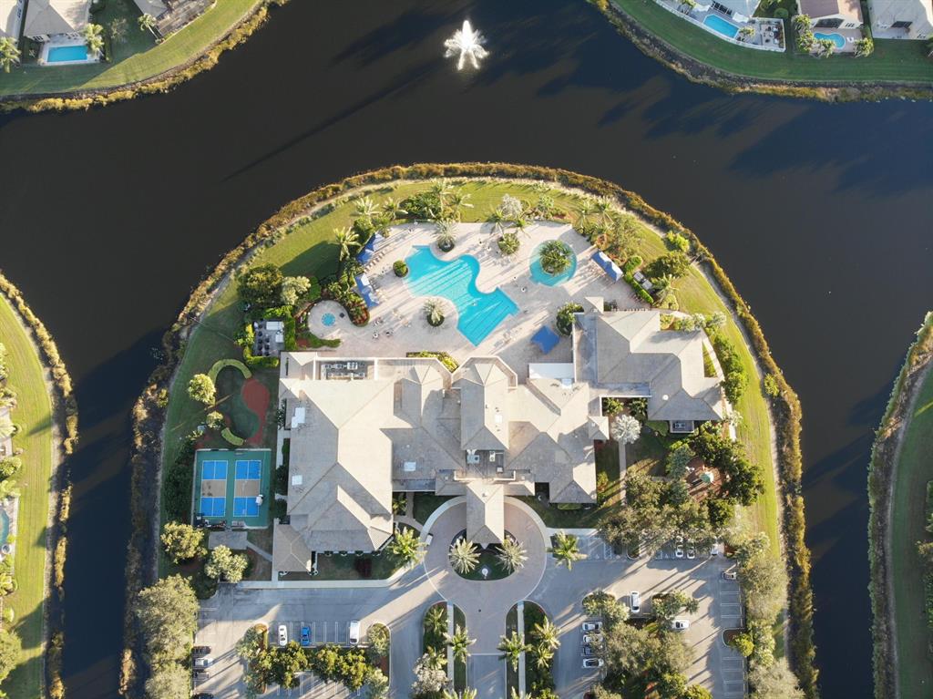 VALENCIA POINTE 1 - Residential