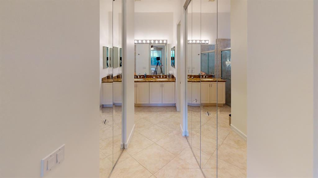 VALENCIA POINTE 1 - Residential