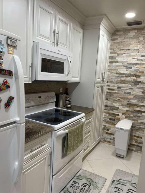 Tiny photo for 3341 Cocoplum Circle, Coconut Creek, FL 33063 (MLS # B26013942)