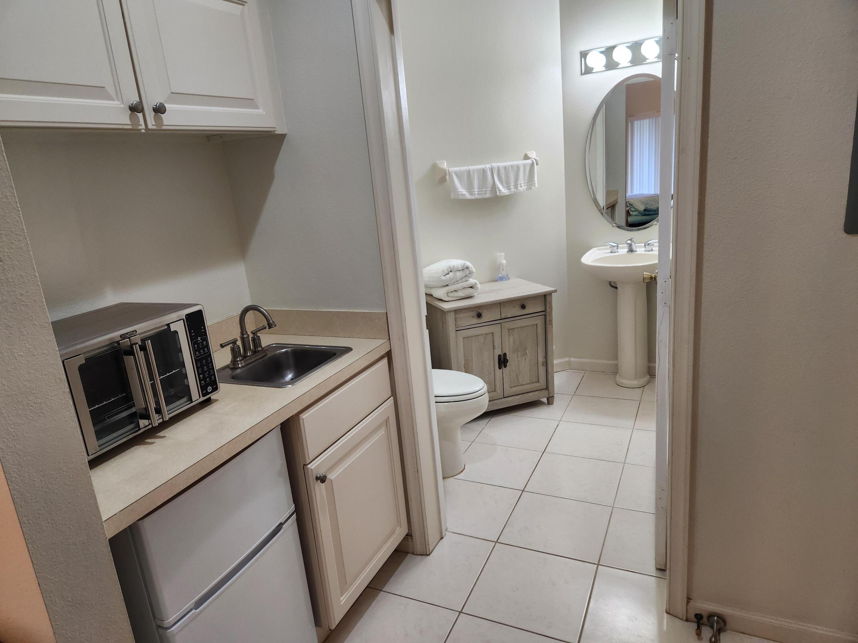 CASTLE PINES CONDOMINIUM - Residential Lease