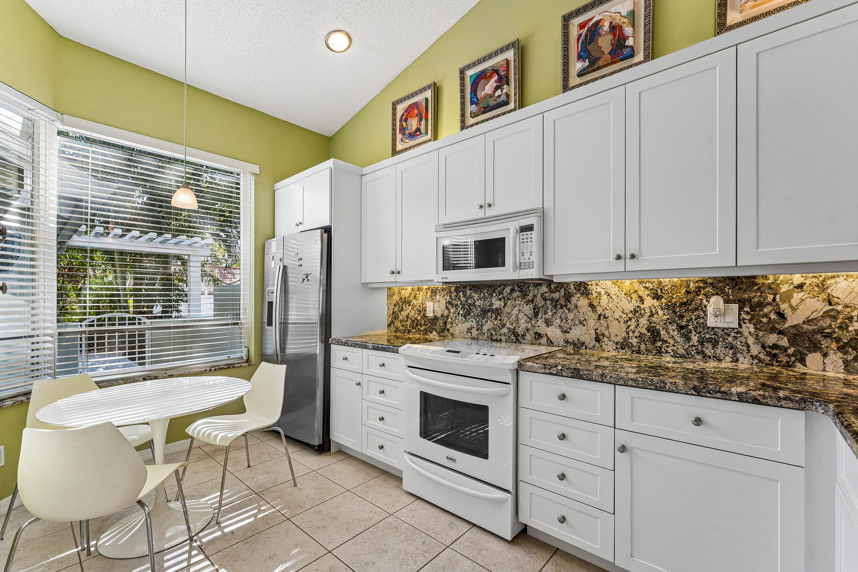 LAKESHORE NORTH - Residential