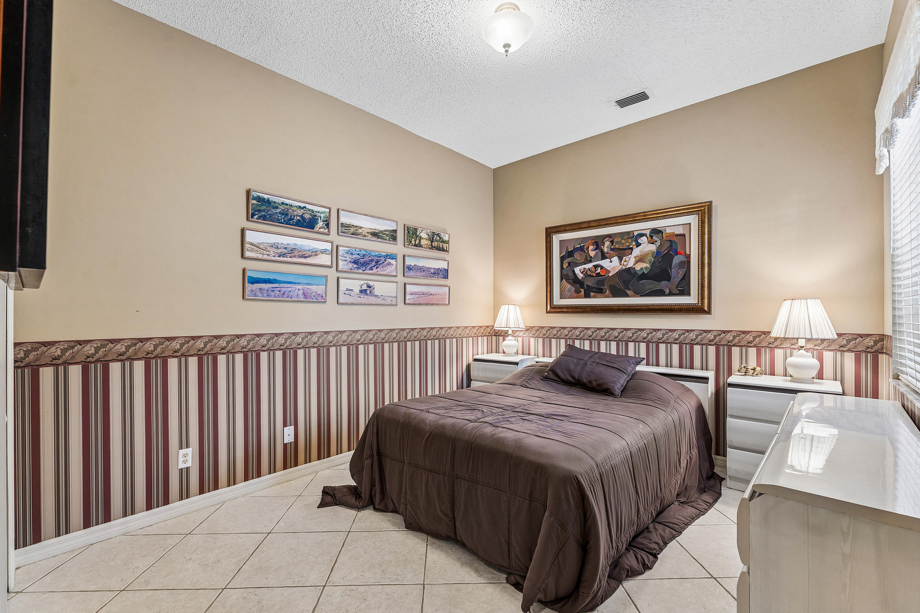 LAKESHORE NORTH - Residential