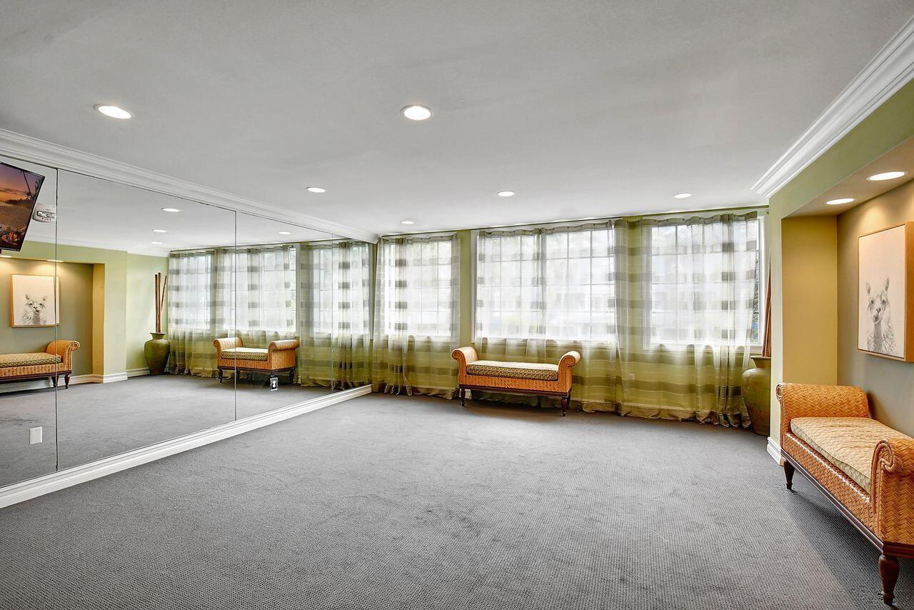 PINEAPPLE GROVE VILLAGE CONDO - Residential