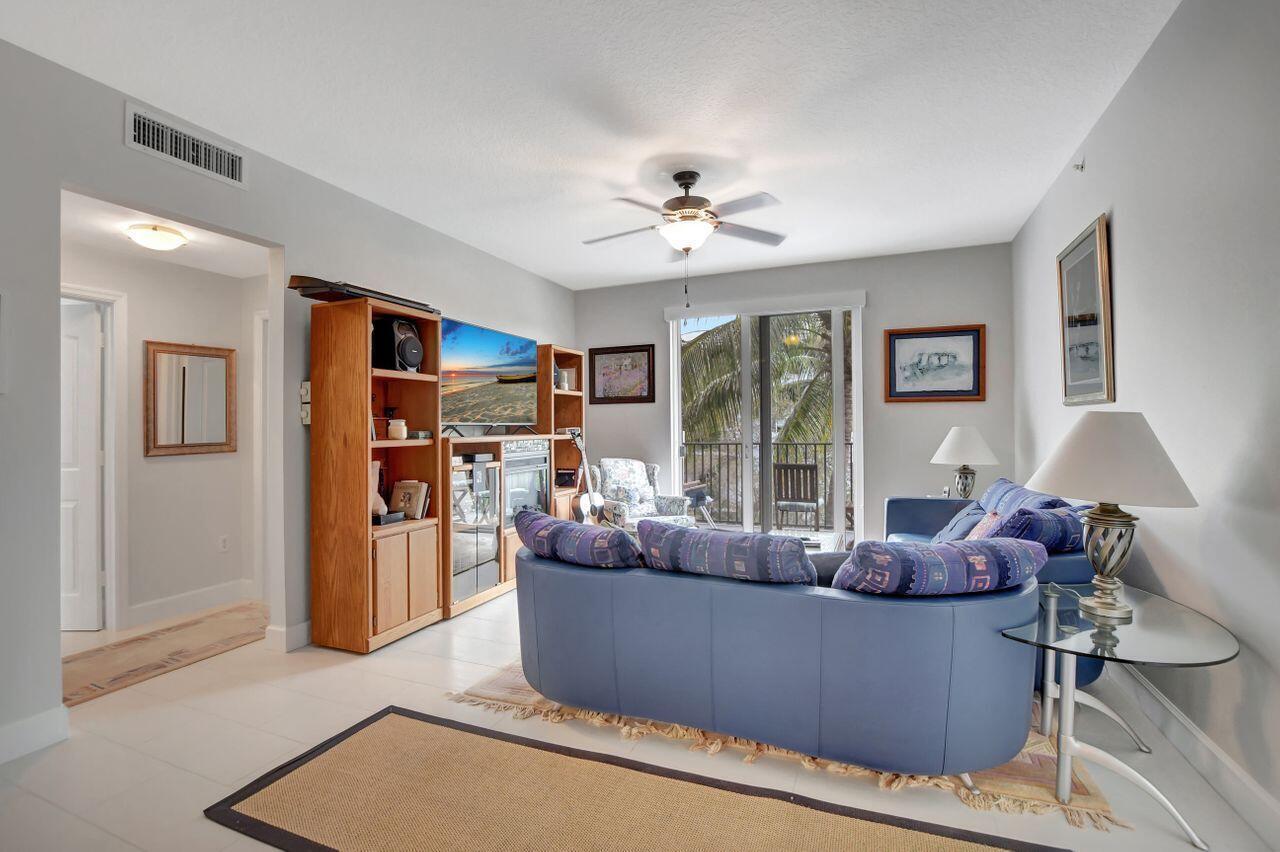PINEAPPLE GROVE VILLAGE CONDO - Residential