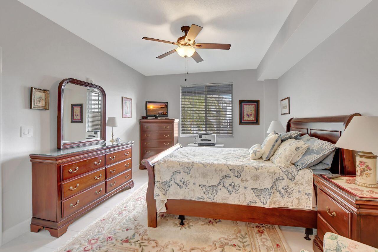 PINEAPPLE GROVE VILLAGE CONDO - Residential