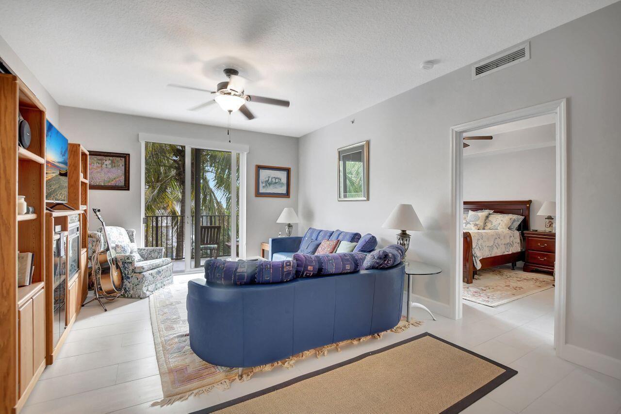 PINEAPPLE GROVE VILLAGE CONDO - Residential