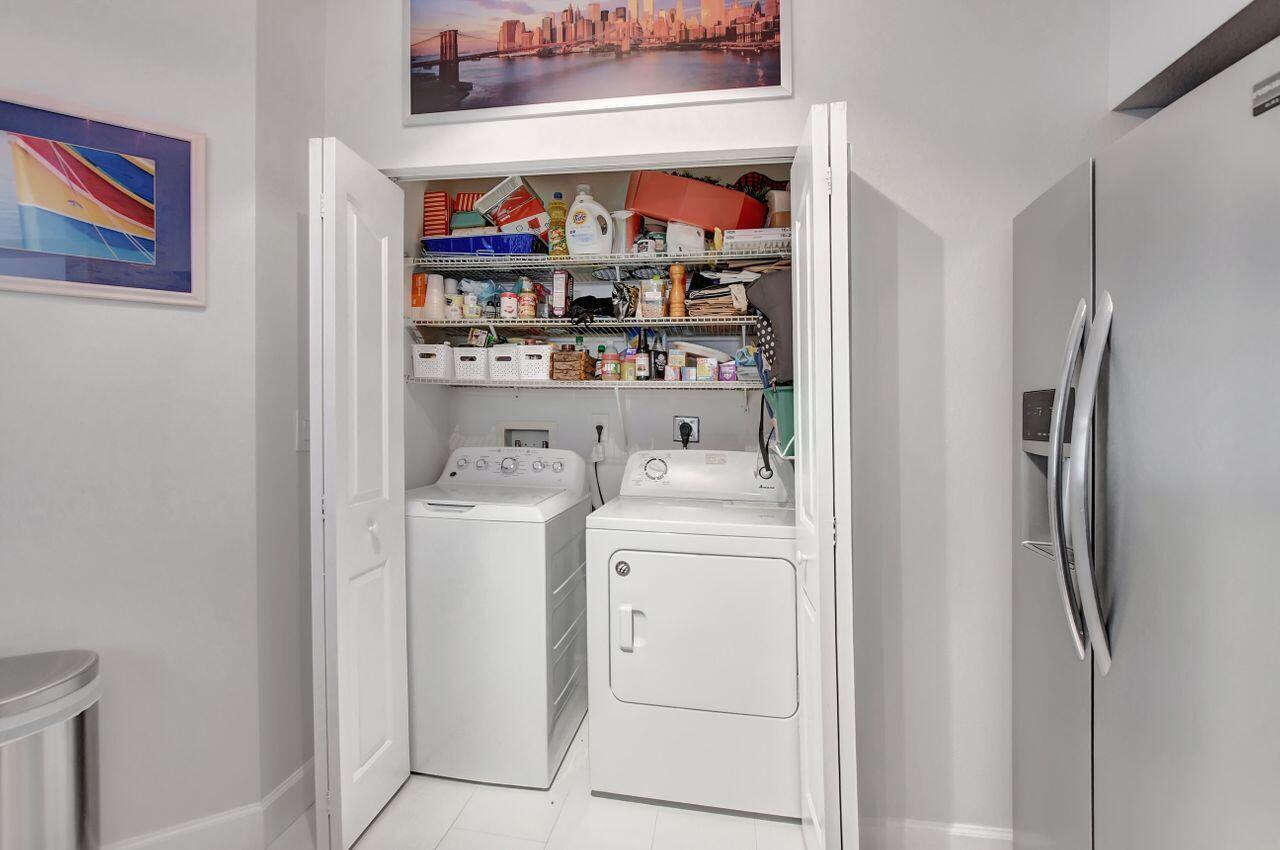 PINEAPPLE GROVE VILLAGE CONDO - Residential