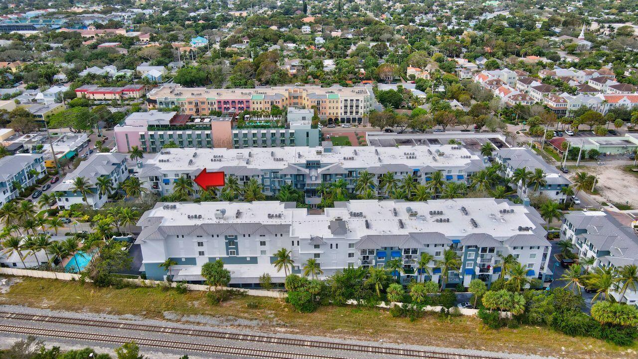 PINEAPPLE GROVE VILLAGE CONDO - Residential