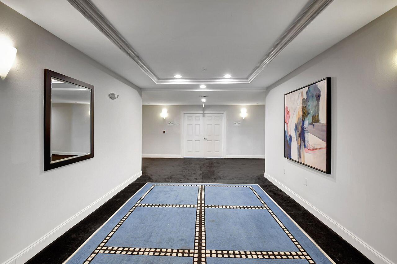 PINEAPPLE GROVE VILLAGE CONDO - Residential