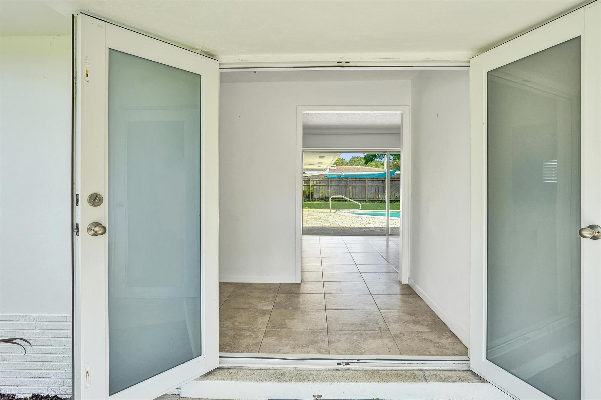 811 W Royal Palm Road