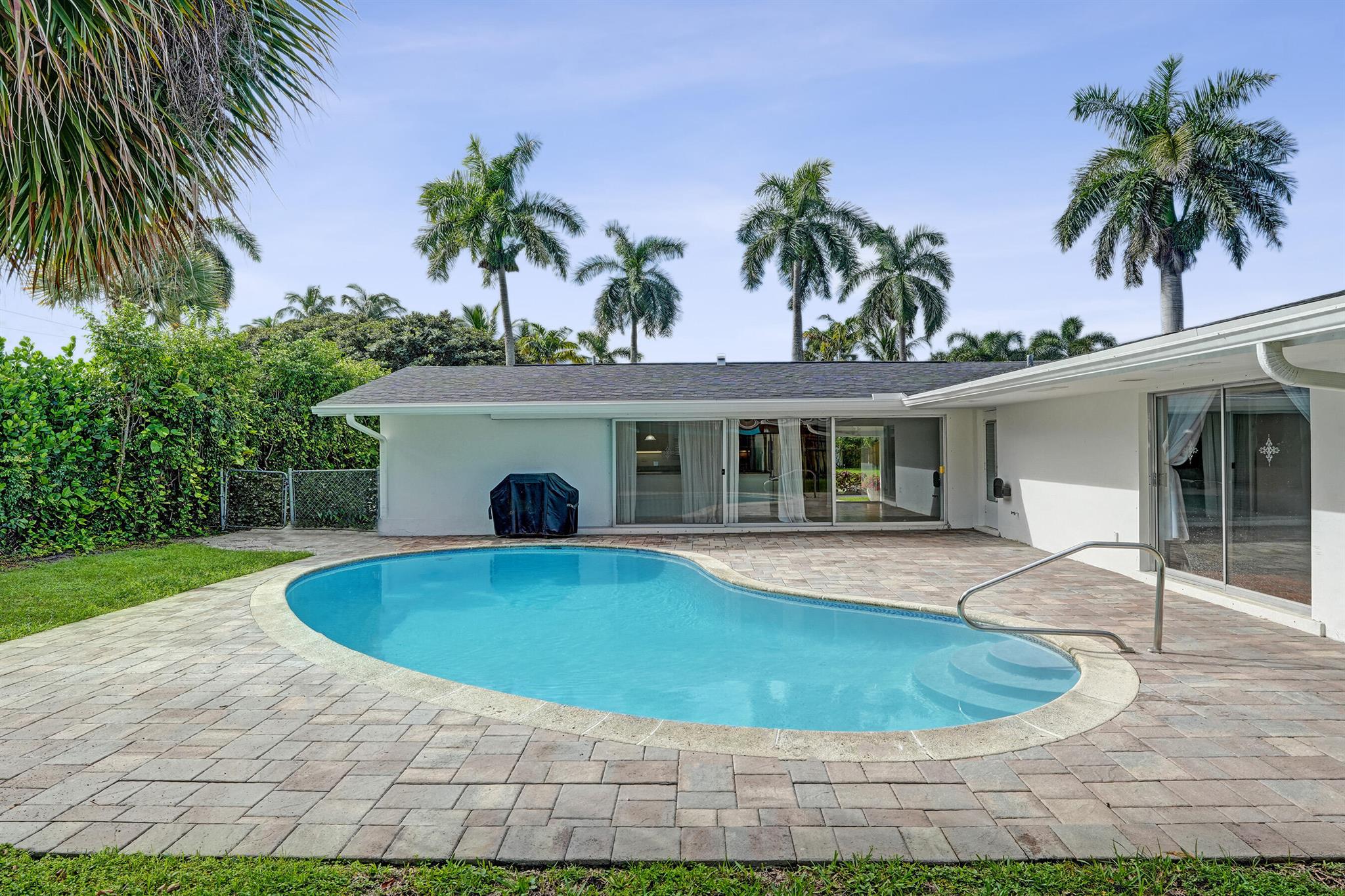 811 W Royal Palm Road