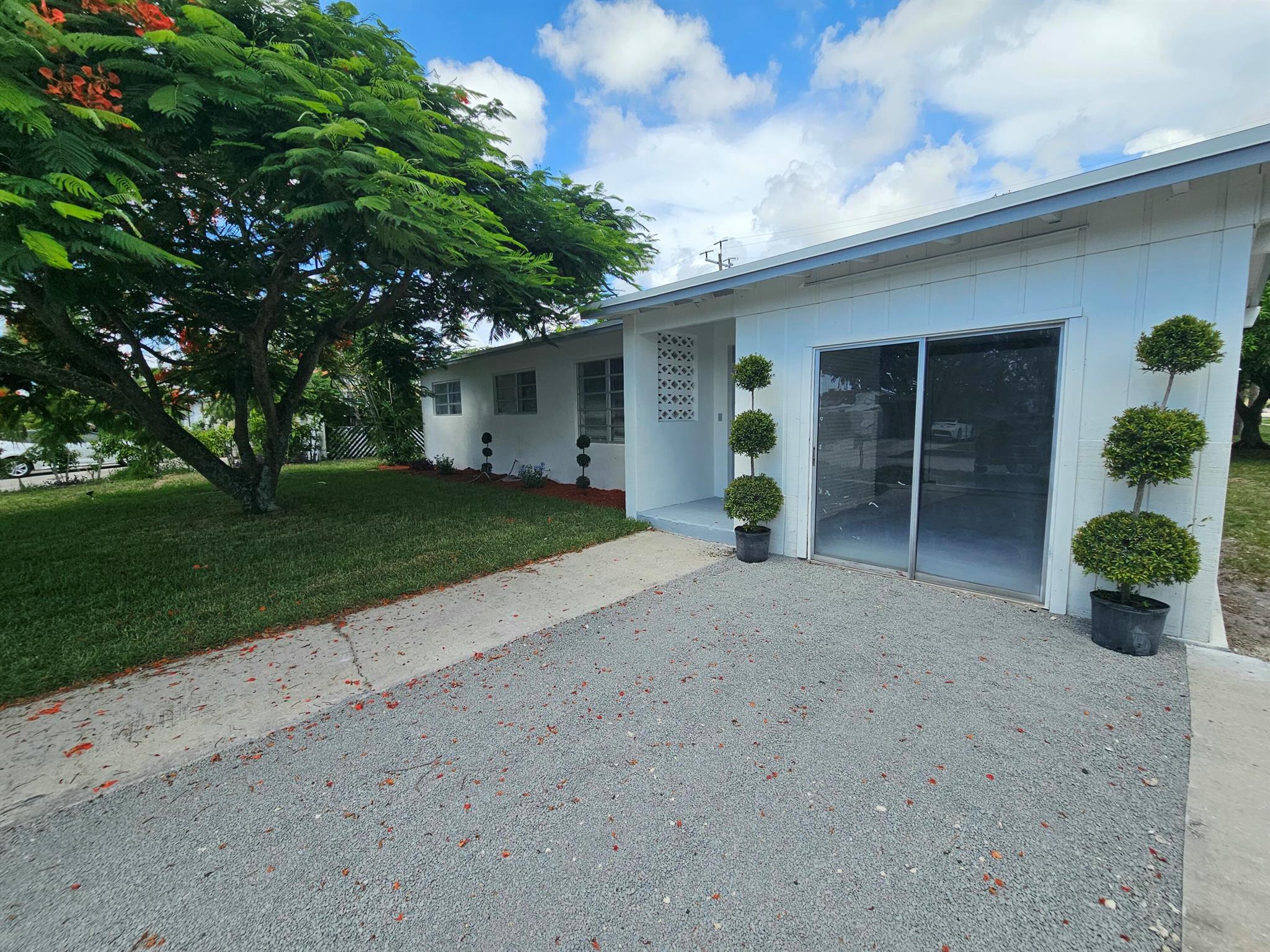 99 Henthorne Drive