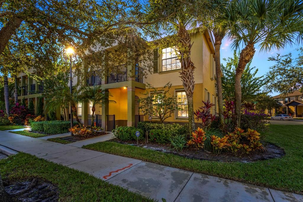 Photo of 2104 SE Eatonville Drive S, Port Saint Lucie, FL 34952 (MLS # R10762419)